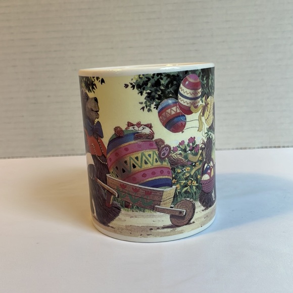 Vintage Easter Parade Art Mug by D. R. Laird. - Picture 4 of 9
